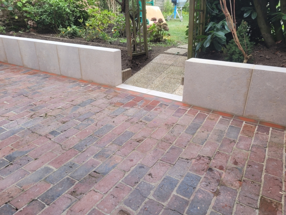 Aménagement de muret en pierre de Beauce à Chartres quartier St Brice/Marais