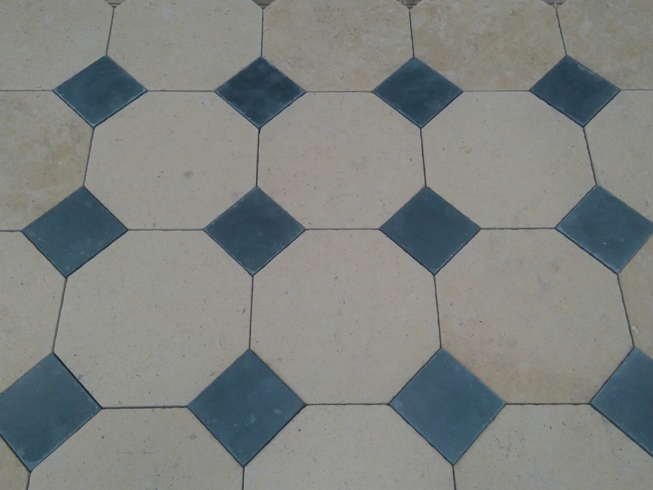 Réédition de carrelage ancien en pierre naturelle selon format et finition à la demande
