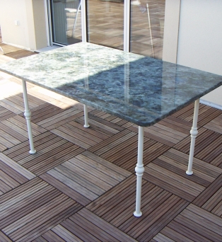 Table en granit de Madagascar à Rambouillet