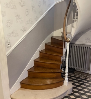 Remplacement d'une marche d'escalier à l'identique en sous oeuvre à Chartres