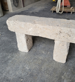 Banc en pierre de Berchères ancienne assemblée