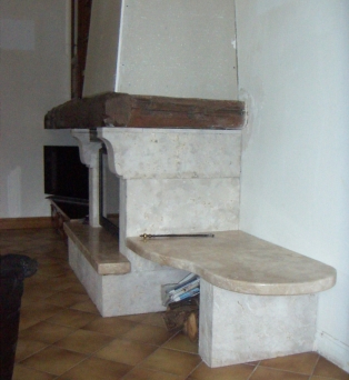 Cheminée en pierre de Beauce avec niche et tablette cintré