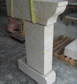 Jambage de cheminée en pierre de Berchères