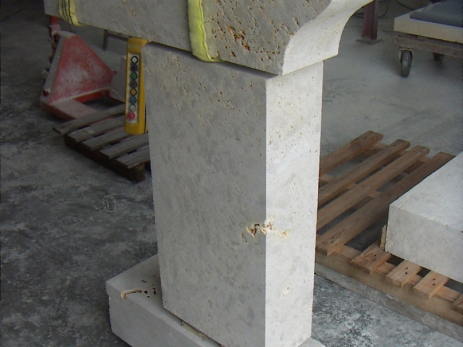 Jambage de cheminée en pierre de Berchères