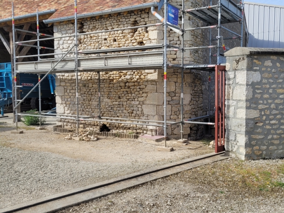 Réparation de mur en pierre à Léthuin