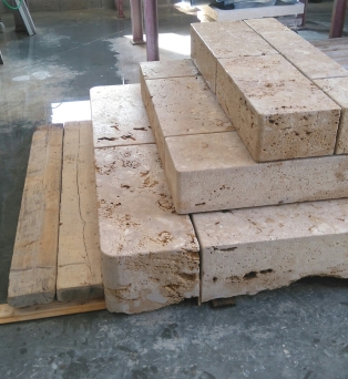 Escalier perron en pierre de Berchères finition à l'ancienne