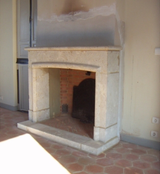 Cheminée à l'ancienne en pierre de Berchères et briques vieiilies sur mesures à Berchères les pierres